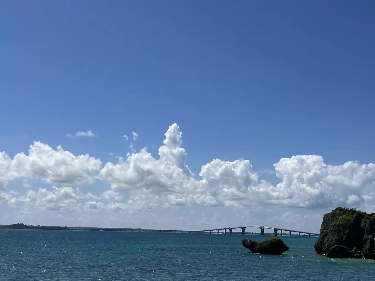 亀岩と伊良部大橋