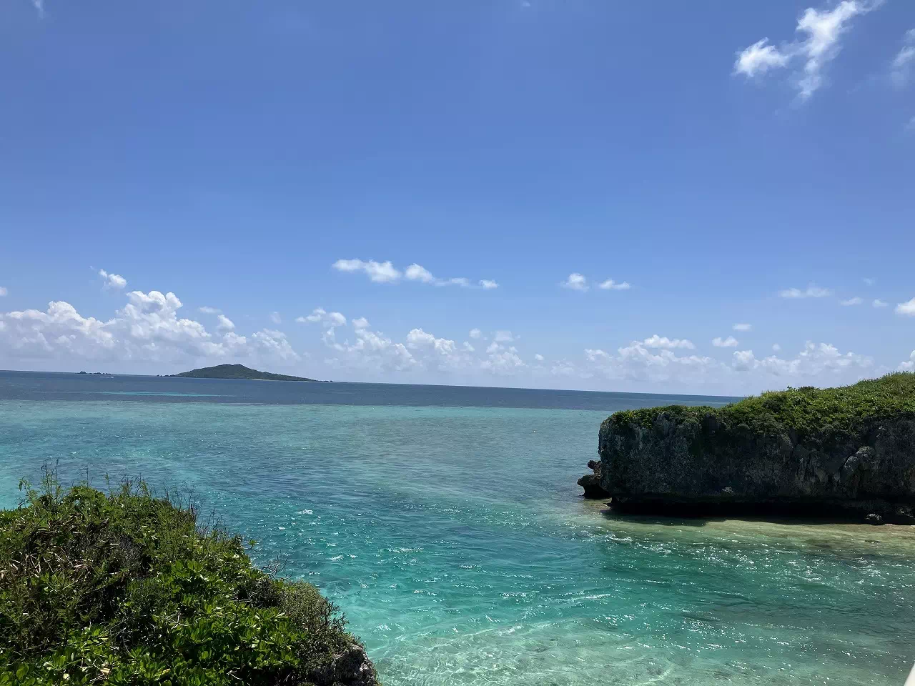 世渡橋より大神島を望む